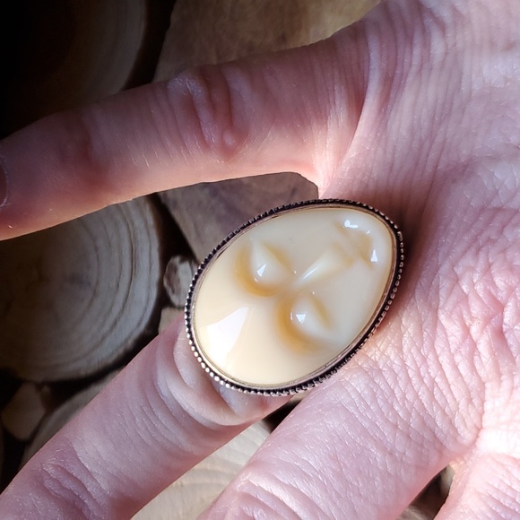 New Carved Cream Goddess Face 925 Silver Ring. - Picture 8 of 10